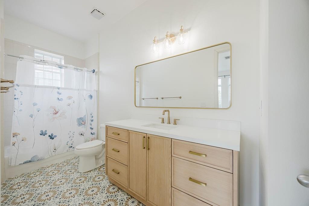 Grenedier - Residential Lease