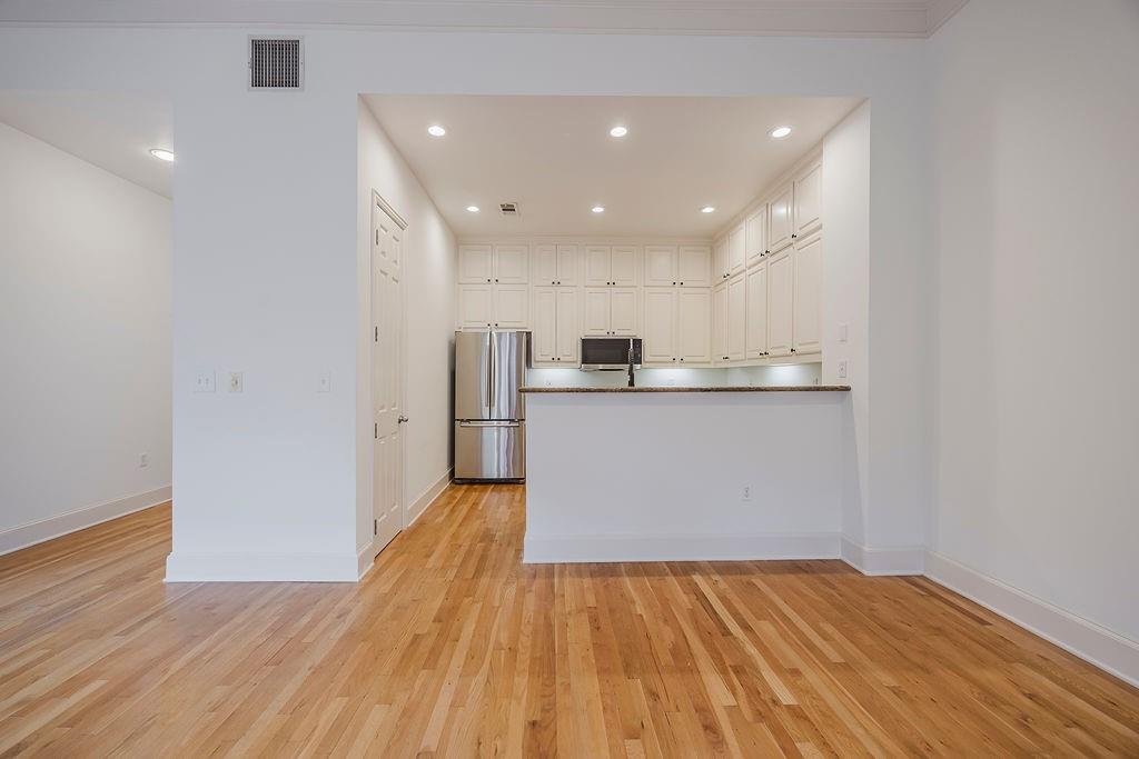 Grenedier - Residential Lease