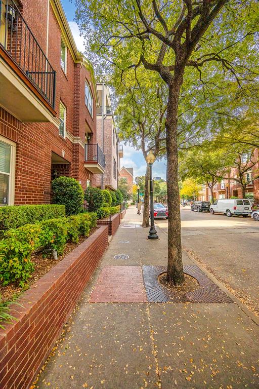 Grenedier - Residential Lease