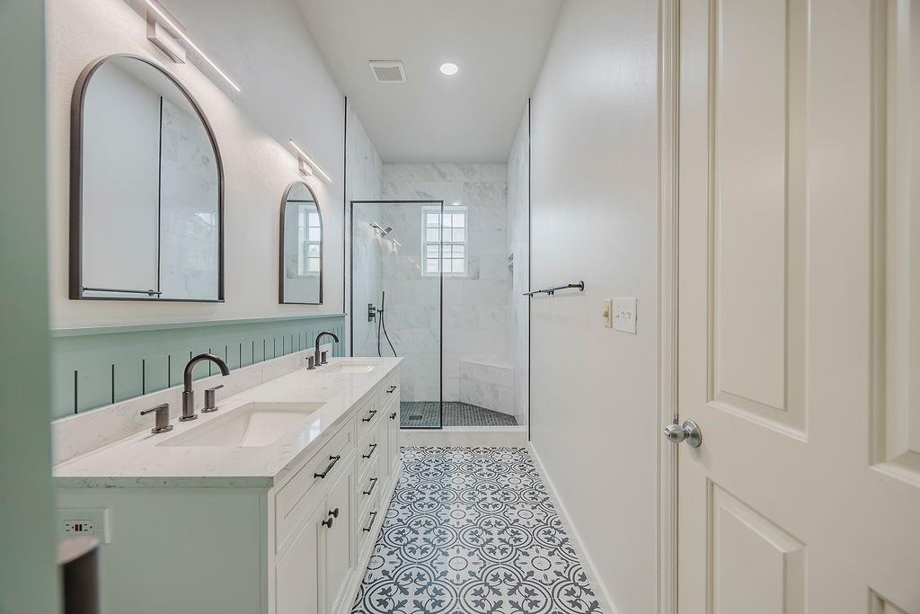 Grenedier - Residential Lease