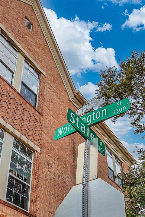 Tiny photo for 2335 Worthington Street, Dallas, TX 75204 (MLS # 21090674)
