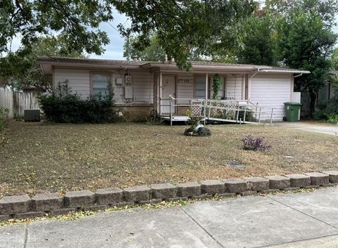 1320 E 15TH Street Irving TX 75060