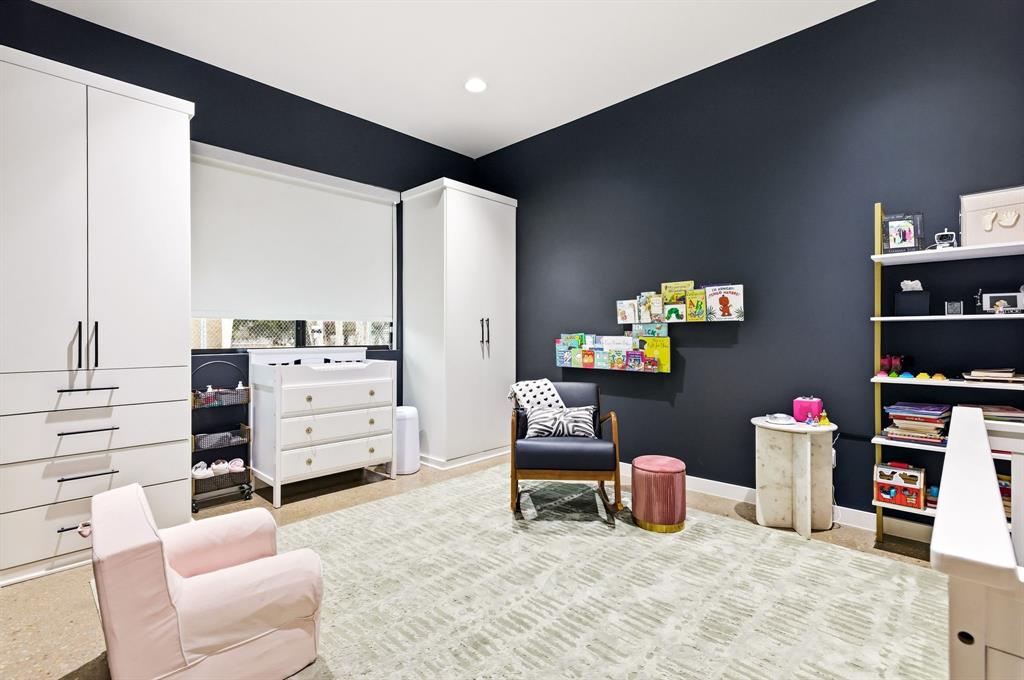 Midway Hills 4 5th Inst - Residential