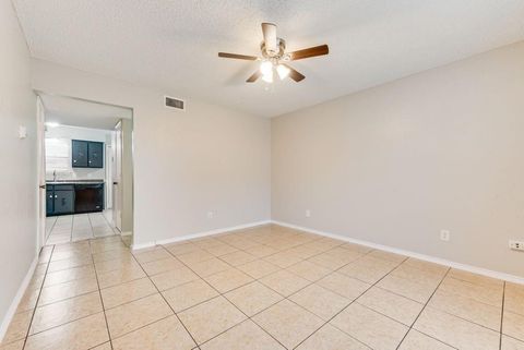 Photo of 1726 W Sanford Street #D, Arlington, TX 76012 (MLS # 21258318)