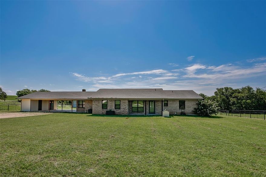 Sellers offer rate buy down!  Beautifully Remodeled Ranch-Style Home on Nearly 5 Acres – Bonita, TX (Near Saint Jo AND Nocona) Discover country living at its best with this remodeled 4-bedroom, 2-bathroom ranch-style home located in the quiet Bonita community, just minutes from Saint Jo and Nocona, Texas. Situated on approximately 4.9 fenced acres, this spacious property offers the perfect blend of comfort, functionality, and wide-open space. This home boasts over 2,000 square feet of living space and features a brand-new roof, updated interior finishes, and a separate dining area perfect for gatherings or can be used as an office, playroom or whatever fits your needs. The layout offers a great flow for family life and entertaining, while windows invite natural light and showcase beautiful country views. Ideal for horses, livestock, or kids! Peaceful, scenic location in the Bonita Community. Plenty of room to add a shop or garden. No City Restrictions – Enjoy True Country Freedom!

Buyers and Buyers agent responsible for details and accuracy.