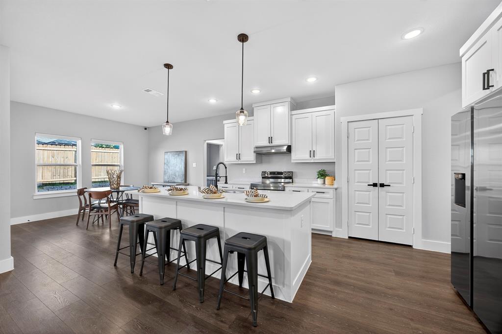 1913 E Myrtle Street