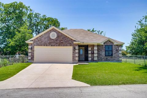 4233 Lubbock Avenue Fort Worth TX 76115