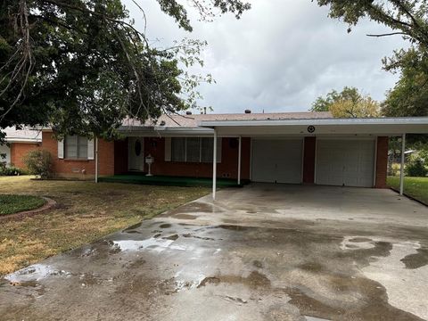 1306 Warden Street Benbrook TX 76126