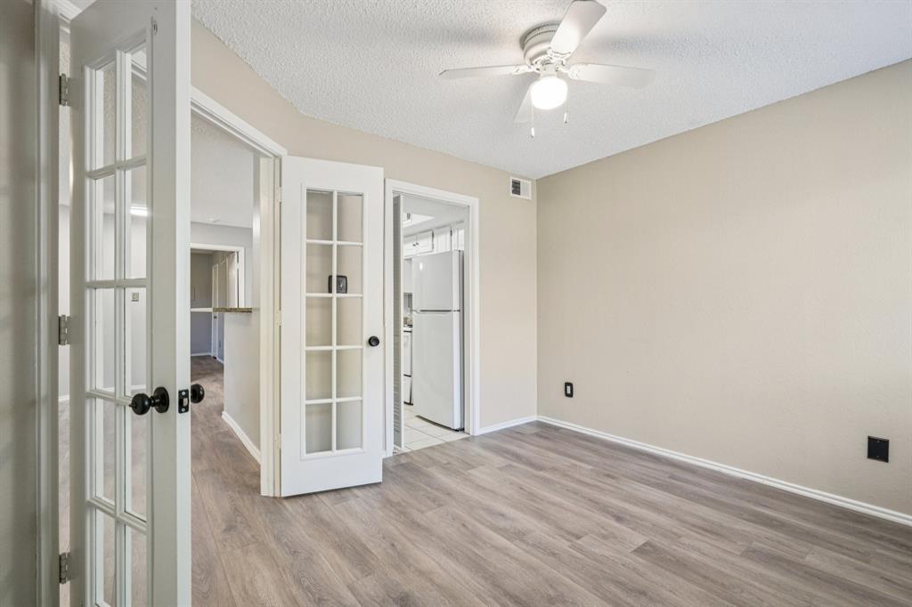 Oak Creek Condo - Residential