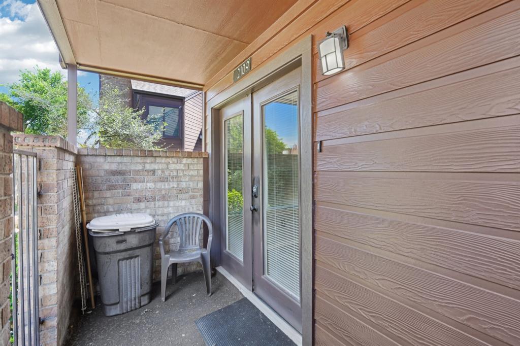 Oak Creek Condo - Residential