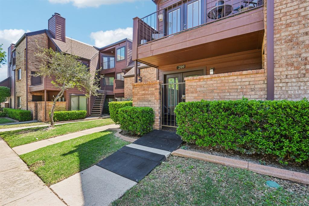 Oak Creek Condo - Residential