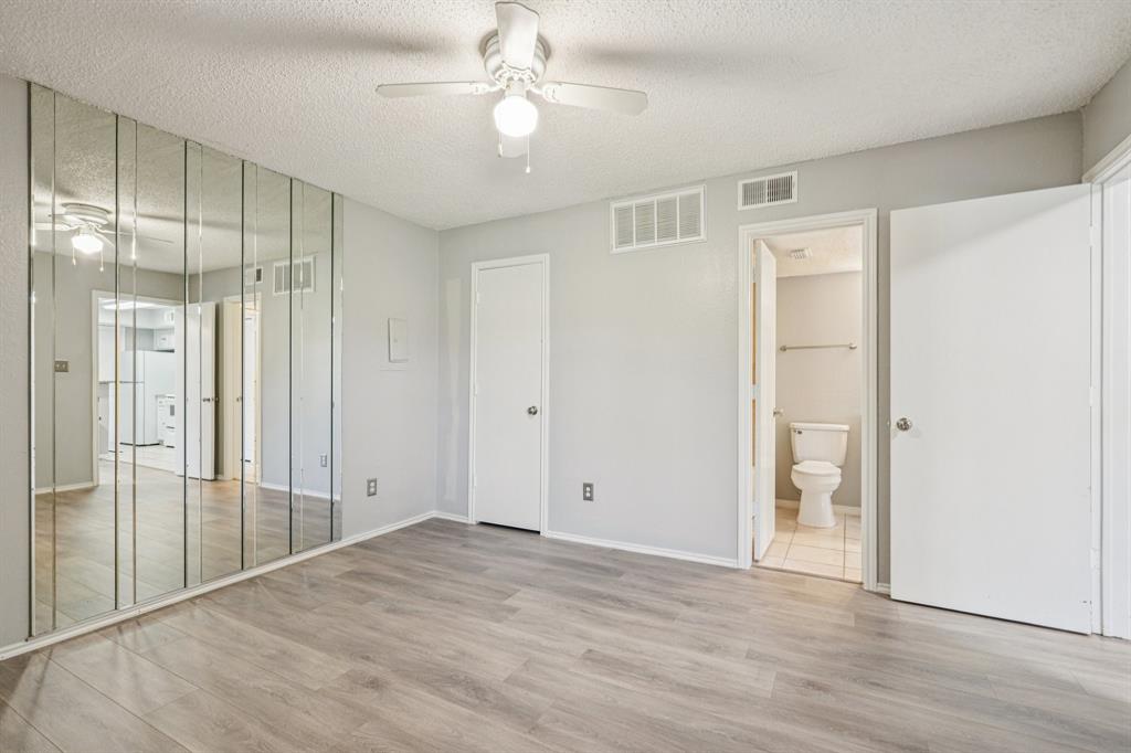 Oak Creek Condo - Residential