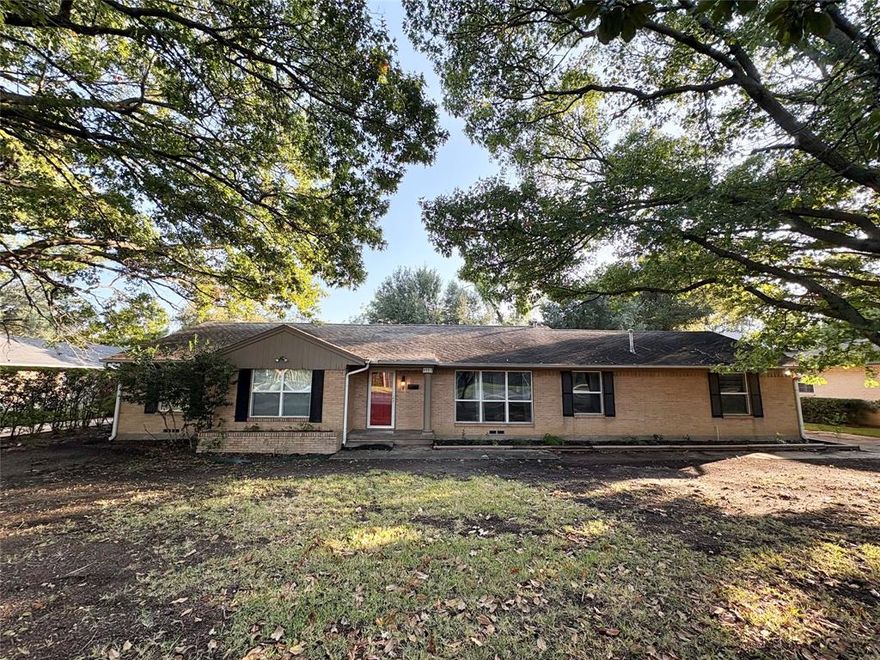 Beautifully updated home in one of Dallas’ most sought after neighborhoods.
Welcome to this bright, spacious, and thoughtfully updated home located in one of the most desirable areas of Dallas. Featuring beautiful hardwood floors, recessed lighting, and gorgeous stone countertops with stainless steel appliances, this home perfectly blends modern comfort with timeless style.  And, enjoy an abundance of storage space! 
The large backyard offers a peaceful, nature-inspired retreat — perfect for relaxing or entertaining.
Located within the highly rated Withers School District, and surrounded by some of the area’s top private and public schools, this home offers exceptional convenience for families.
Flexible lease terms available: 4–12 month terms (lease terms less than 12 months are an additional $450 month). Pets welcome!