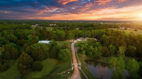 1975 CR 4106 Greenville TX 75401