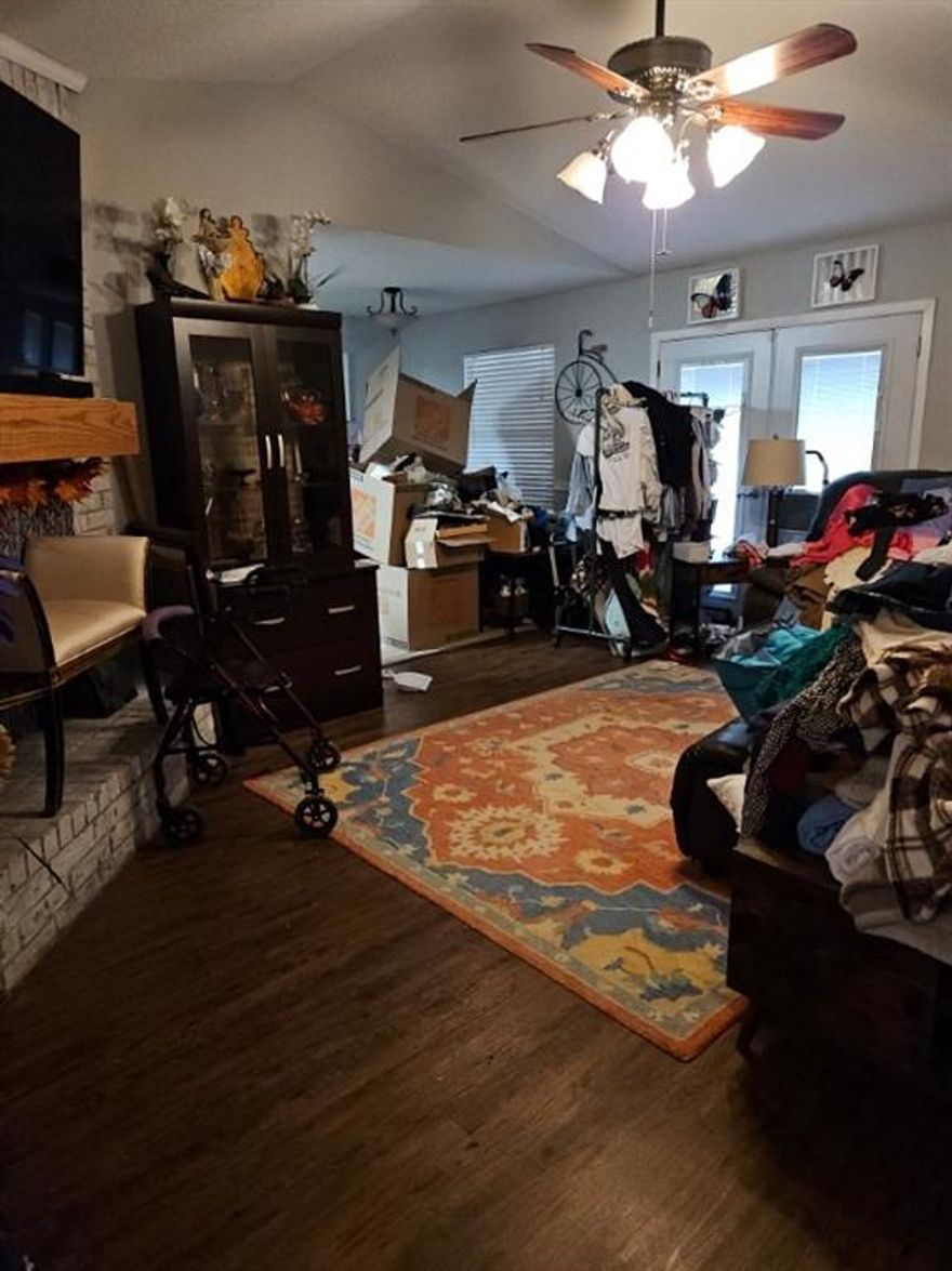4 bed, 2 bath home in Fort Worth located in the highly sought-after Keller ISD!! This home offers a convenient location with many shopping and dining options nearby, plus easy access to I-35 for commuting around the DFW area. A great opportunity in a desirable location!