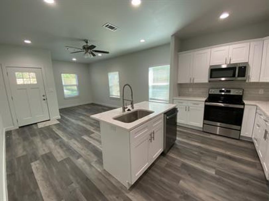 **NOW OFFERING 2 WEEKS FREE RENT!**
Come check out this stunning 3 bedroom, 2.5 bathroom home in Denison, Texas. Newly built with luxury vinyl flooring, stainless appliances, carpet upstairs, fenced backyard.  You’ll feel right at home here! This one won’t last long! Schedule your showing today!

Pets OK with deposit. All 18+ must do an application. Must make approximately 3x the rent as income.

Photos representative of a similar unit in the building.

FYI First month’s rent isn’t due until move in. Security deposit is equal to one month’s rent and is due when approved and signing your lease.
