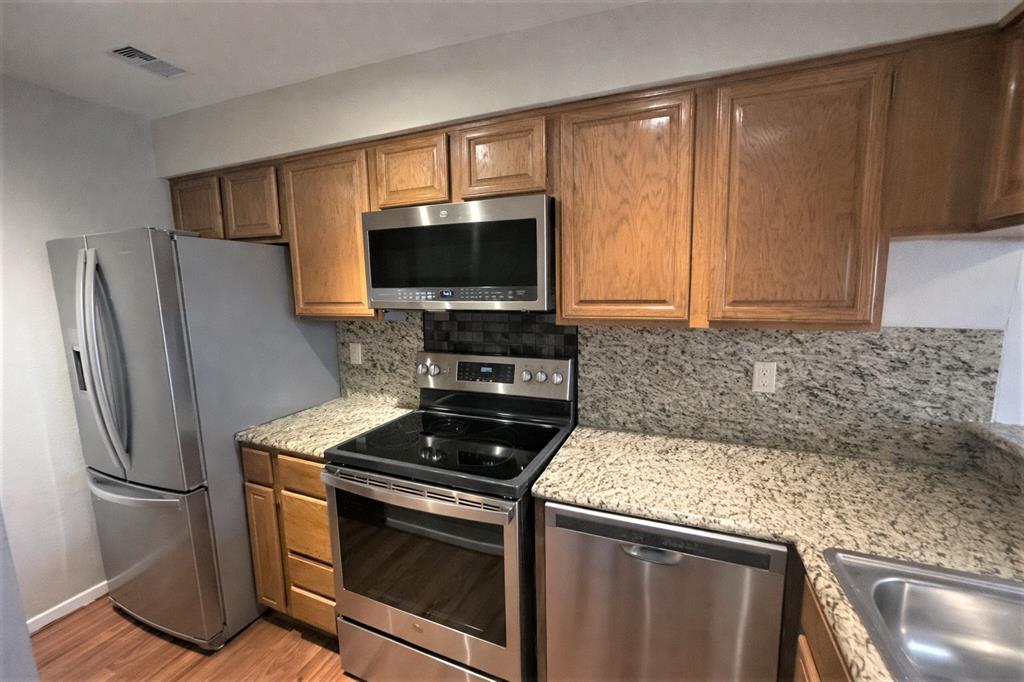 5740 Martel Avenue A07