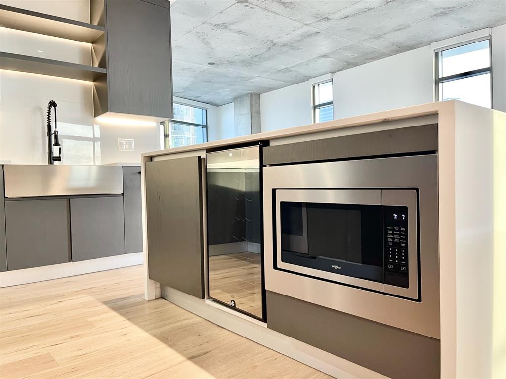 Arts District PPTIES MASTER CONDO - Residential Lease