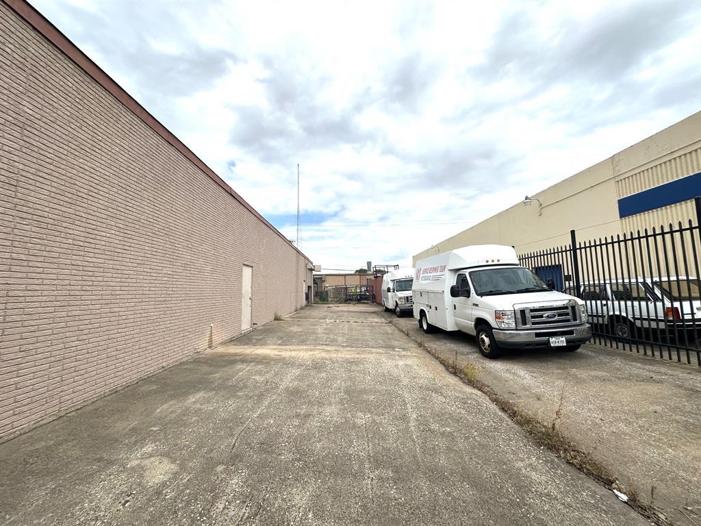 Garvon-Dallas 03 - Commercial Sale