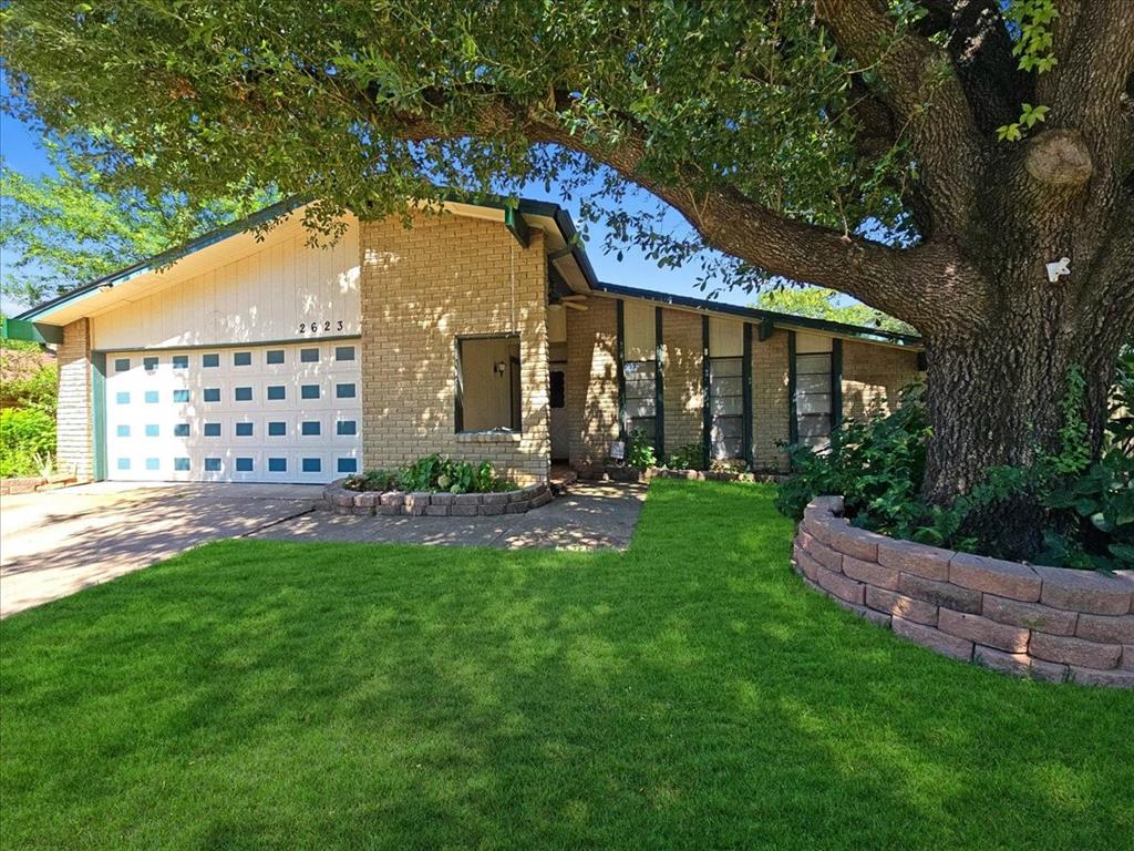 2623 Crestmoor Court