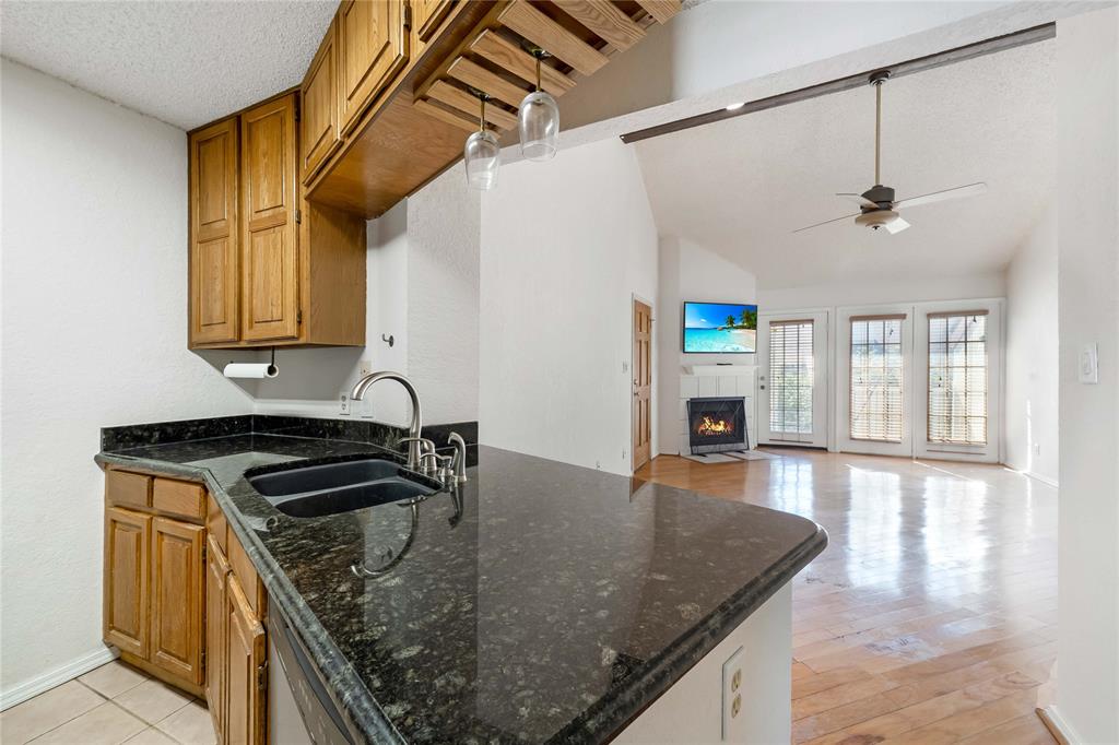 Emily Lane Condo - Residential