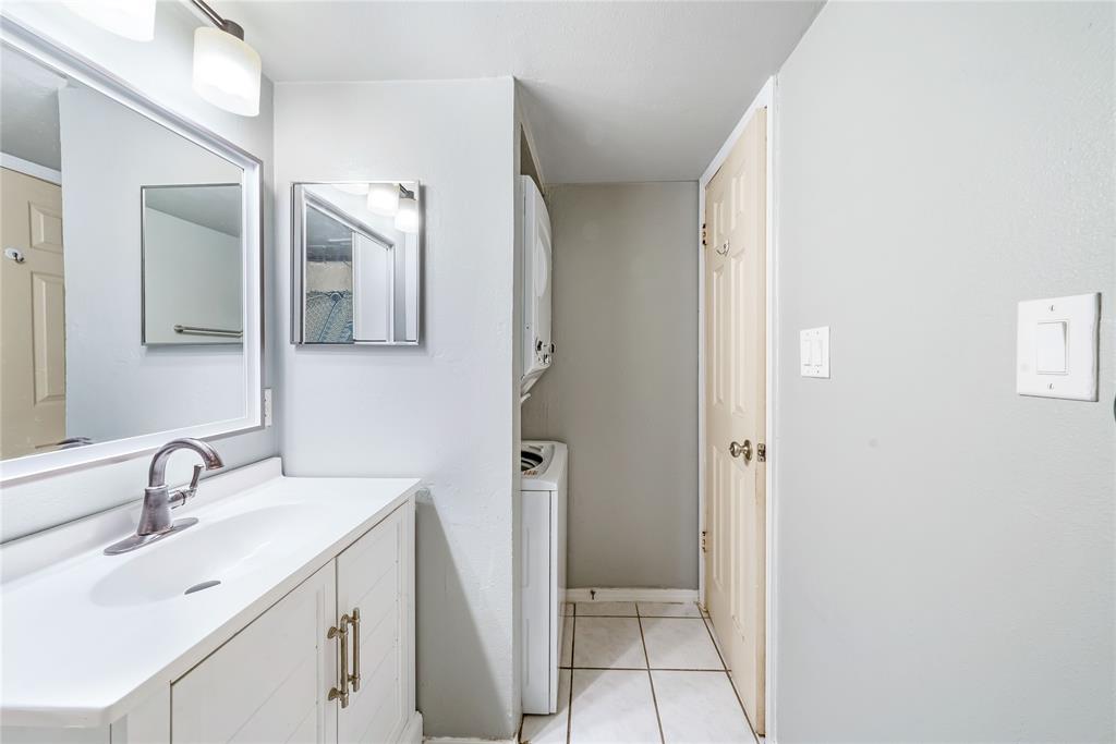 Emily Lane Condo - Residential