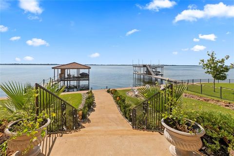 Tiny photo for 204 Pinnacle Club Place, Mabank, TX 75156 (MLS # 21079290)