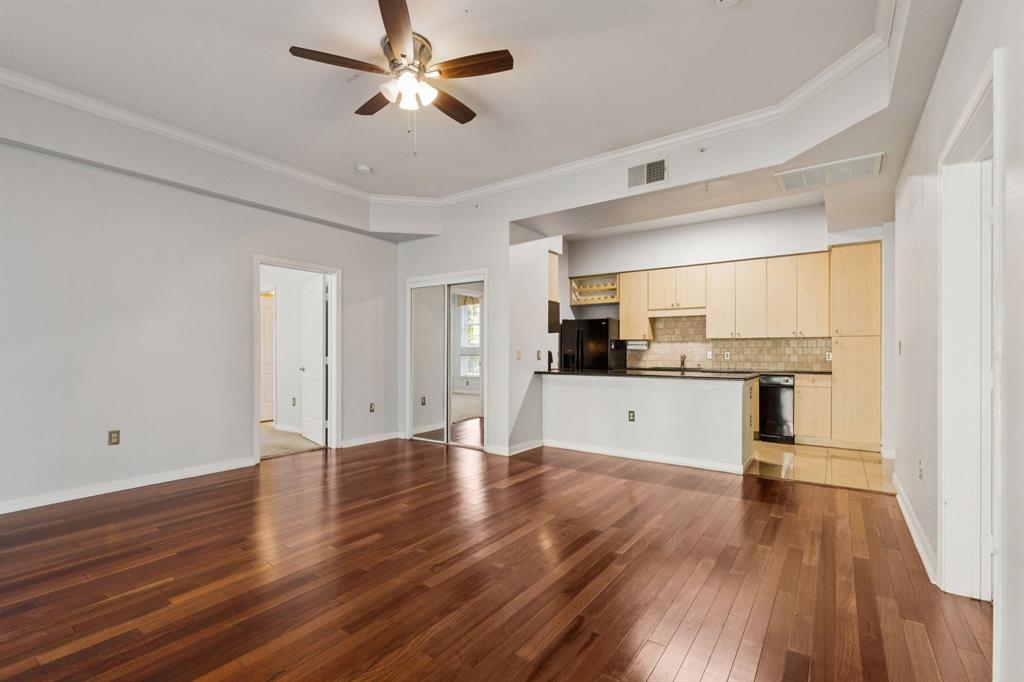 3225 Turtle Creek Boulevard 142