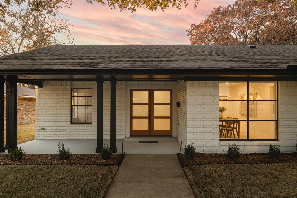 12151 Crestline Avenue