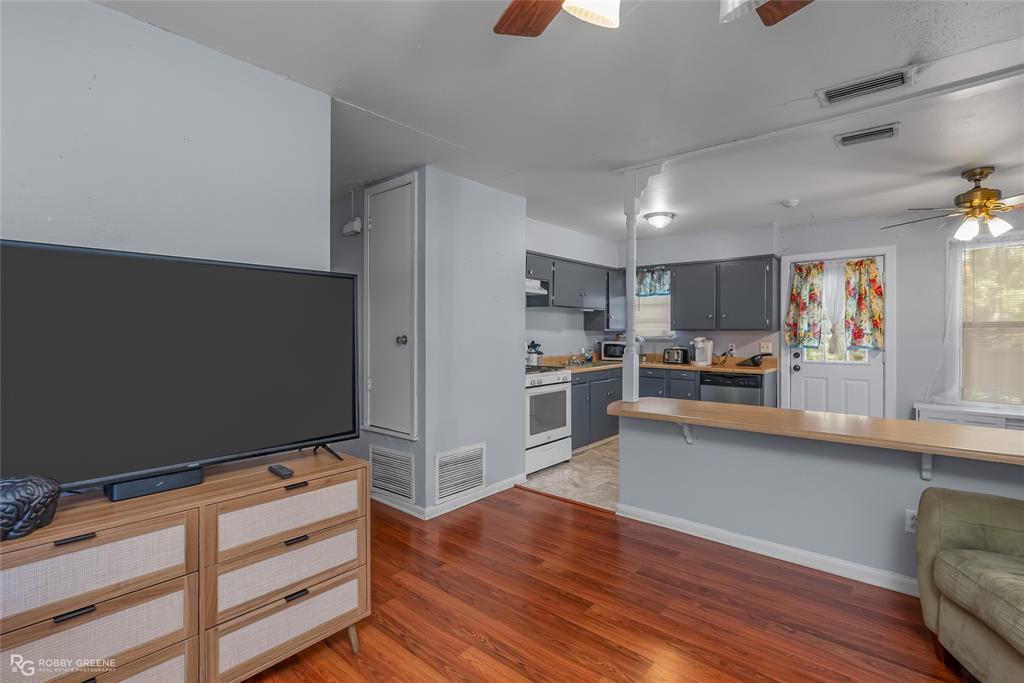 Shreveport, Louisiana 71118, United States, 3 Bedrooms Bedrooms, ,1 BathroomBathrooms,Residential,Pending,50423