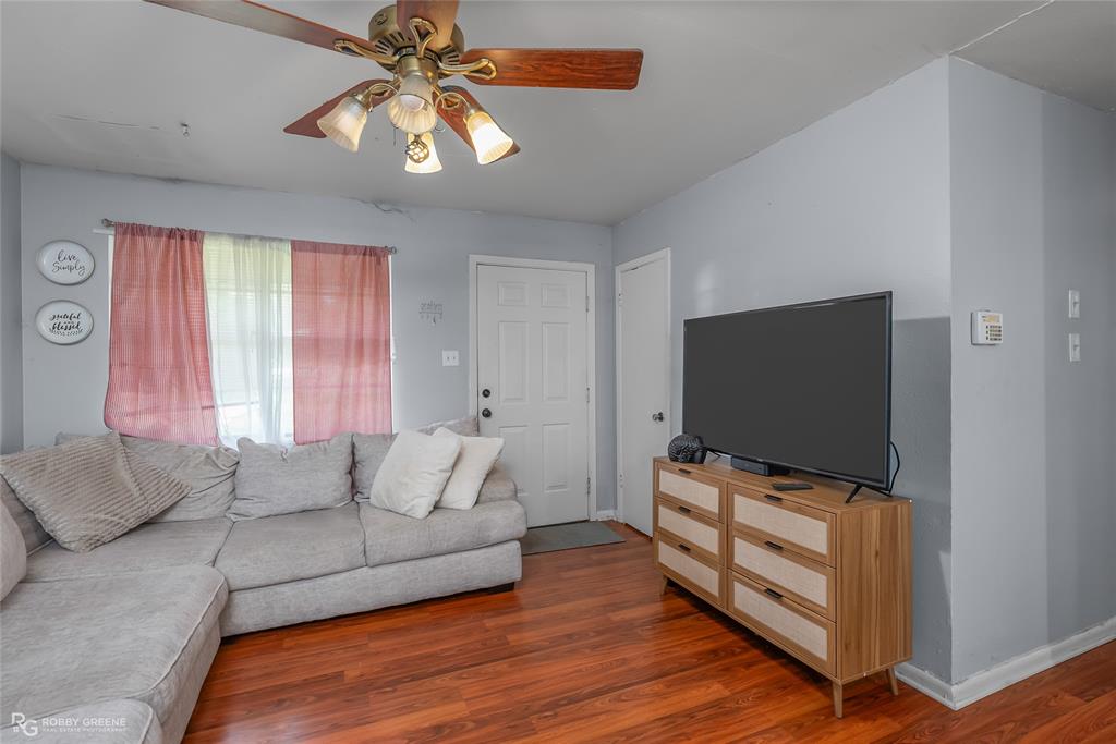 Shreveport, Louisiana 71118, United States, 3 Bedrooms Bedrooms, ,1 BathroomBathrooms,Residential,Pending,50423