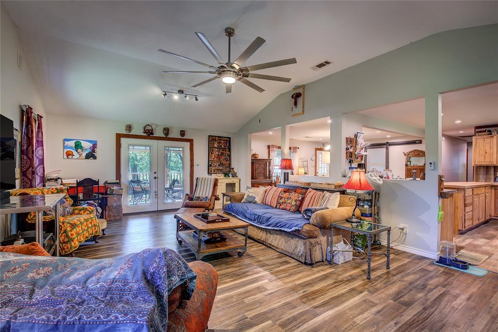 1437 Twin Oak Lane