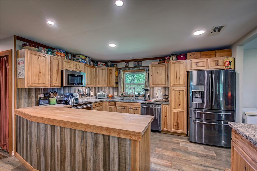 1437 Twin Oak Lane