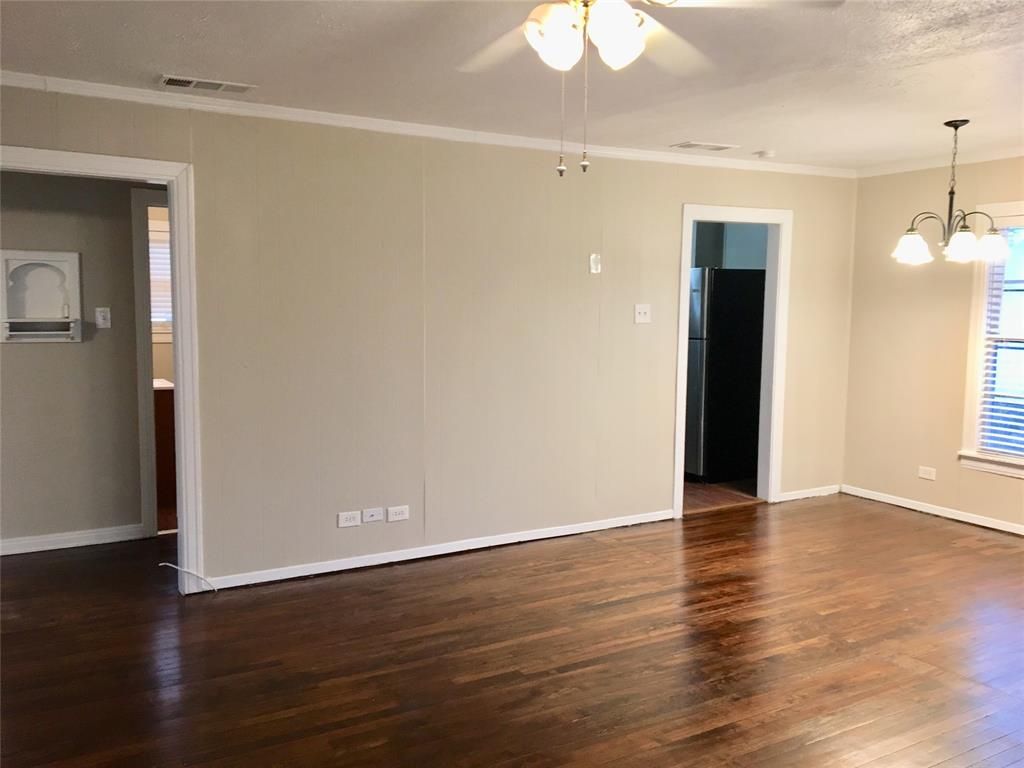 Photo of 425 S Locust Street, Mesquite, TX 75149 (MLS # 21194086)