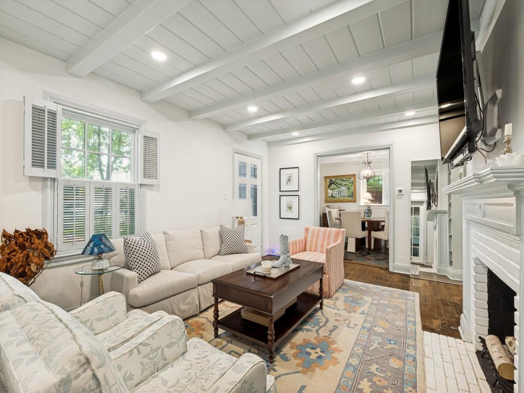 3860 Mockingbird Lane
