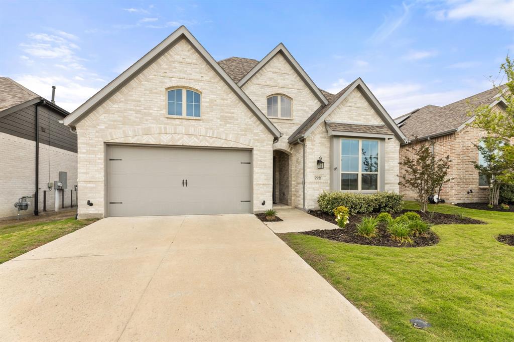 2921 Black Walnut Street