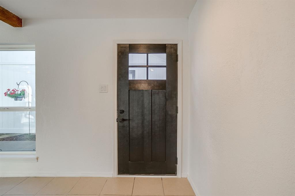 10127 Ravenswood Road