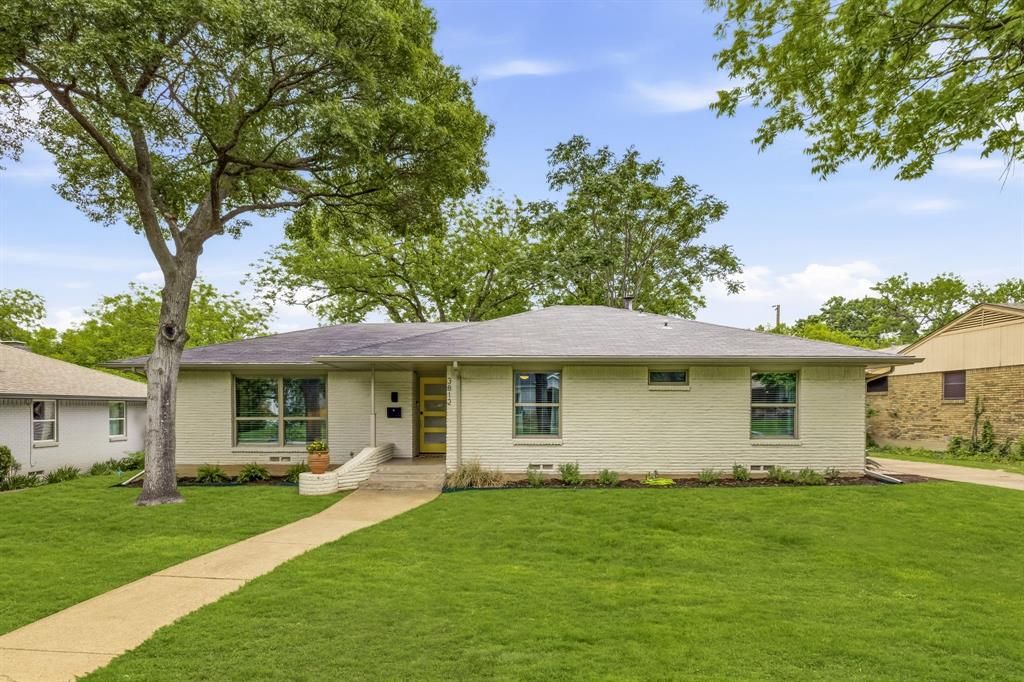 Photo of 3812 Periwinkle Drive, Dallas, TX 75233 (MLS # 21263090)