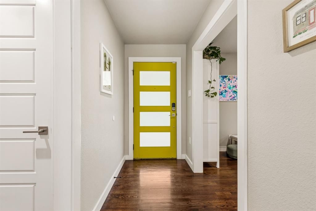 Photo of 3812 Periwinkle Drive, Dallas, TX 75233 (MLS # 21263090)