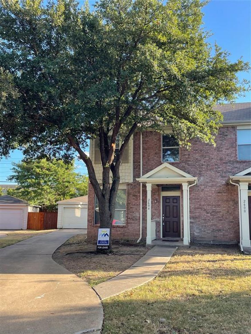 Great location, newly remodel, 3 bedrooms with 2.5 bathroom, 2 car garage, fenced yard! new vinyl flooring downstairs, new carpet and fresh paint throughout the house! Conveniently located in central Plano with easy access to 75, 190 and shopping malls and buses. Come and show it, this one will not last! Pet case by case, HOA include!