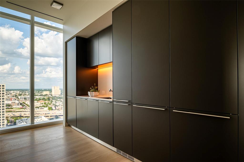 HALL Arts Residences - Residential