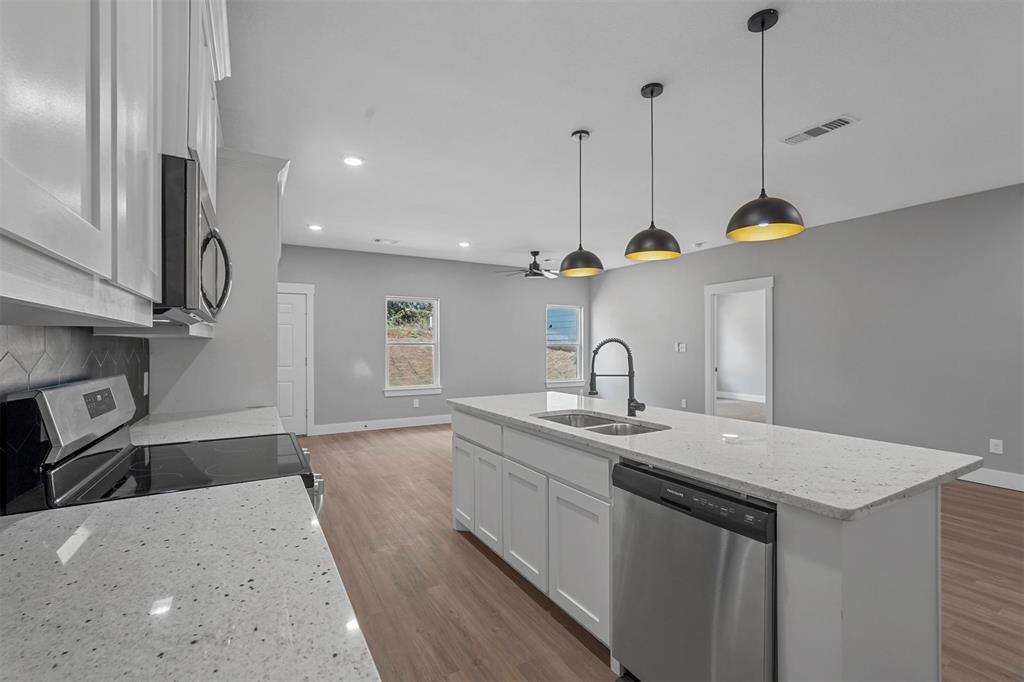 1331 W Crawford