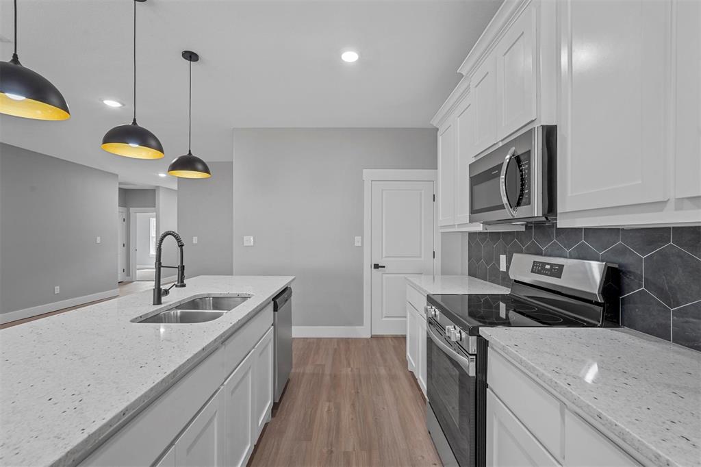 1331 W Crawford