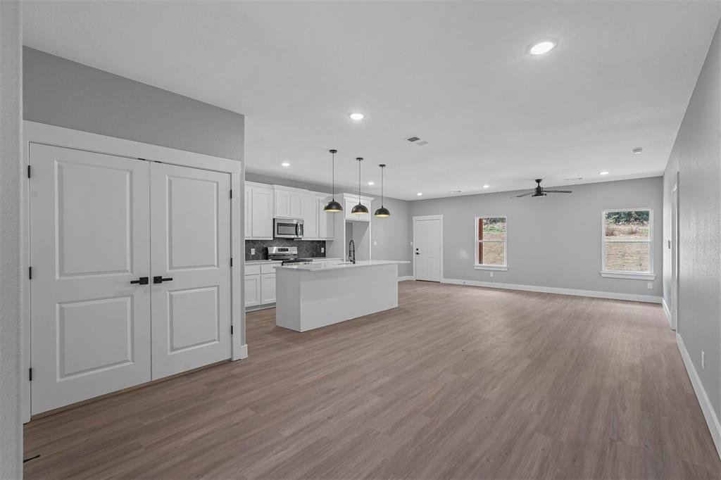 1331 W Crawford