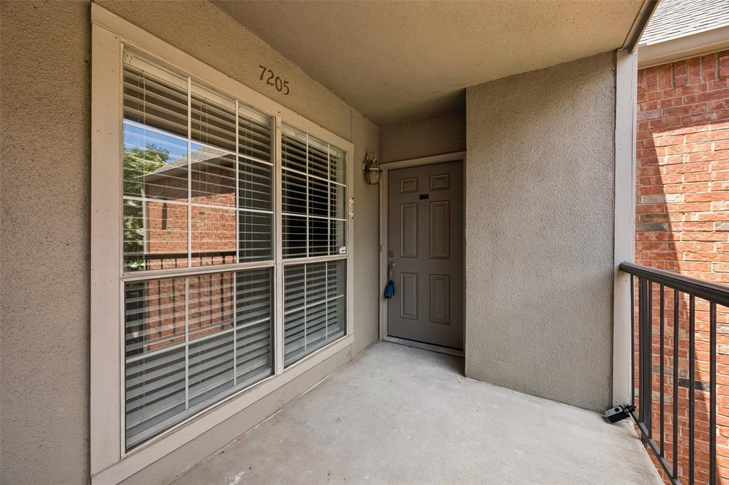12660 Hillcrest Road 7205