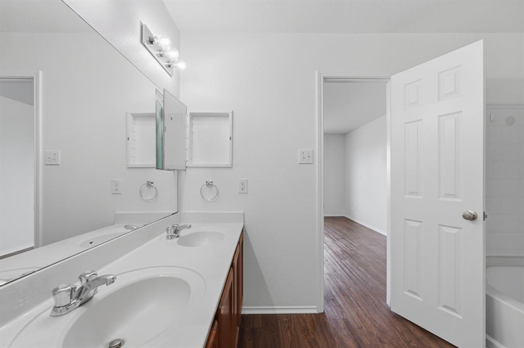 Village Wakefield Ph 01 - Residential