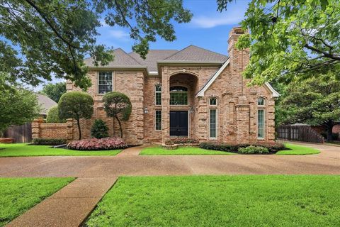 Photo of 3207 St Albans Circle, Colleyville, TX 76034 (MLS # 21305018)