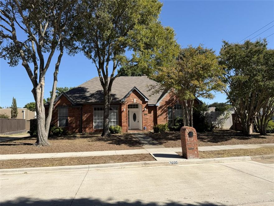 Spacious David Weekly home in desirable location close to 75 and Legacy Business Park. Two big living areas, see-through fireplace, lots of cabinets and large island, big patio. NEW PAINT, New floor. This house is ready for move-in.