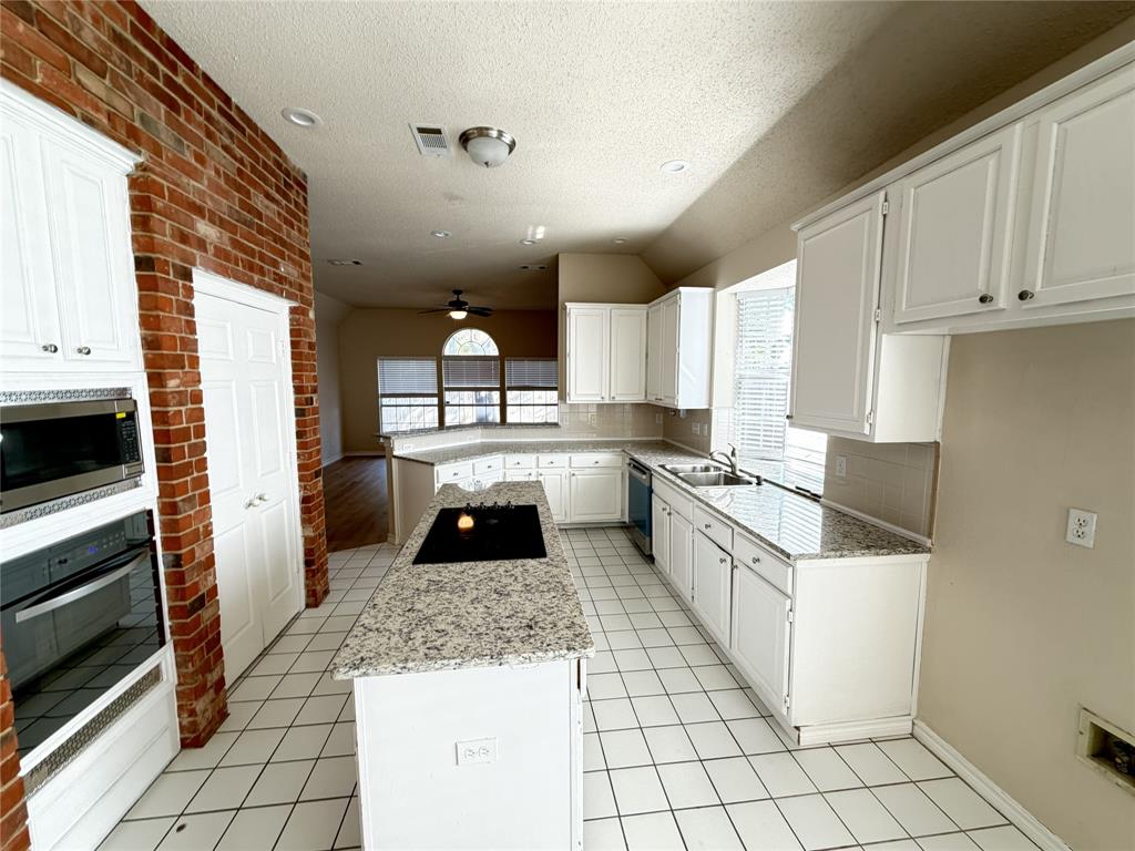 Oakwood Glen 03 - Residential Lease