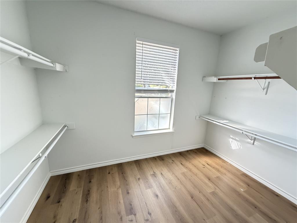 Oakwood Glen 03 - Residential Lease